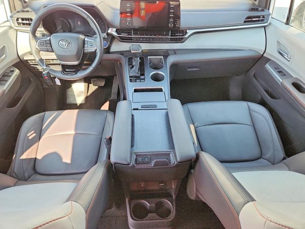 2021 TOYOTA SIENNA