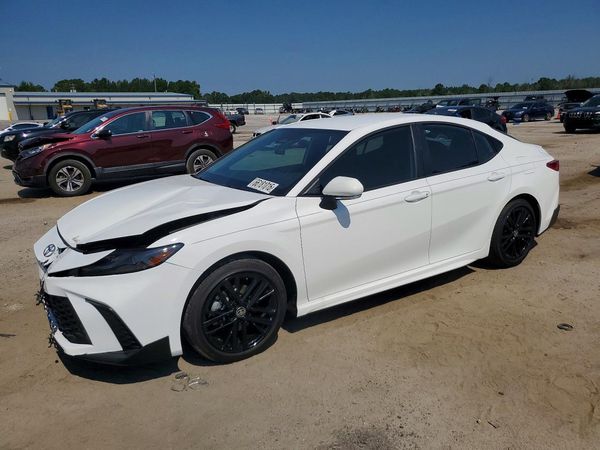 2026 TOYOTA CAMRY