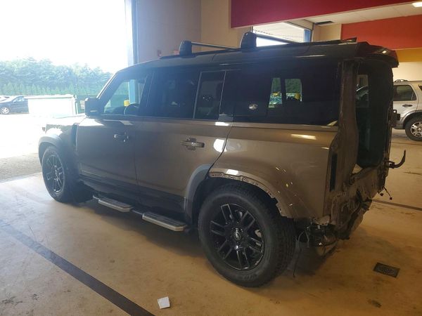 2023 LAND ROVER DEFENDER 110 X-Dynamic SE