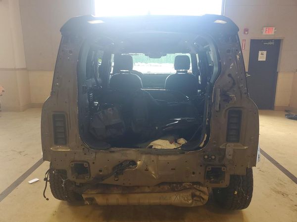 2023 LAND ROVER DEFENDER 110 X-Dynamic SE