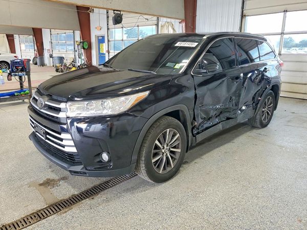 2017 TOYOTA HIGHLANDER