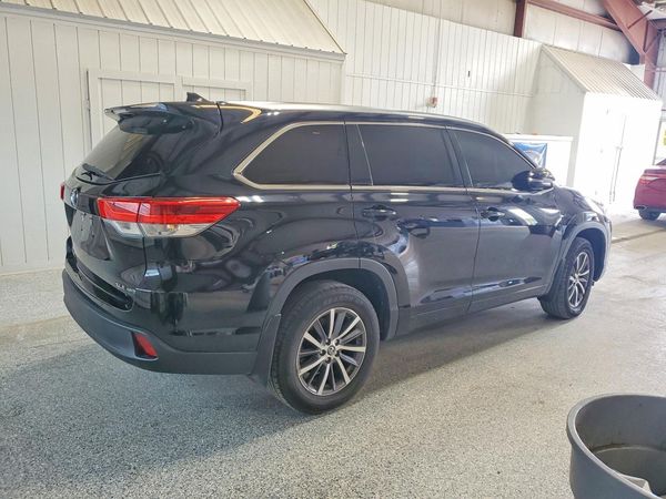 2017 TOYOTA HIGHLANDER