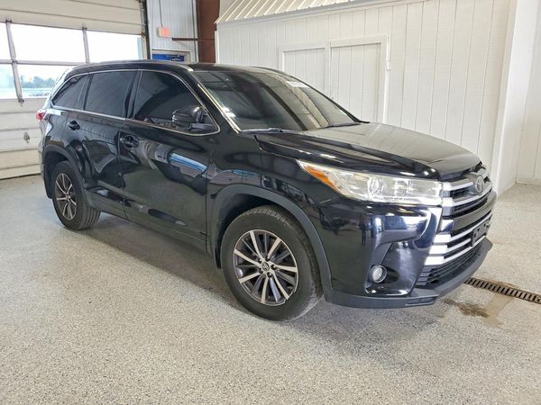 2017 TOYOTA HIGHLANDER