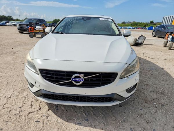 2017 VOLVO S60
