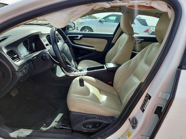 2017 VOLVO S60