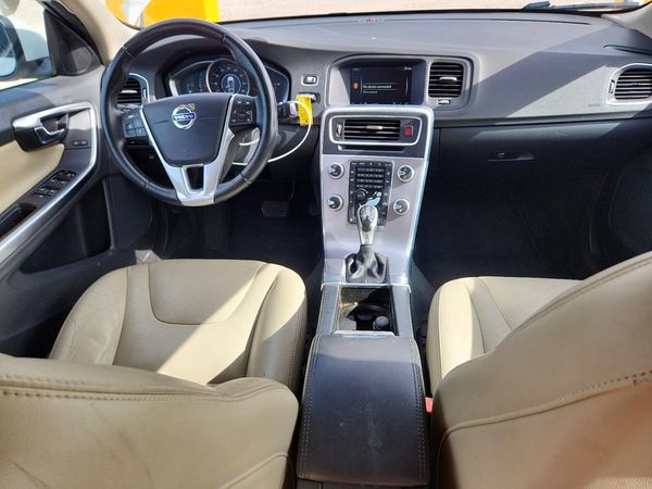 2017 VOLVO S60