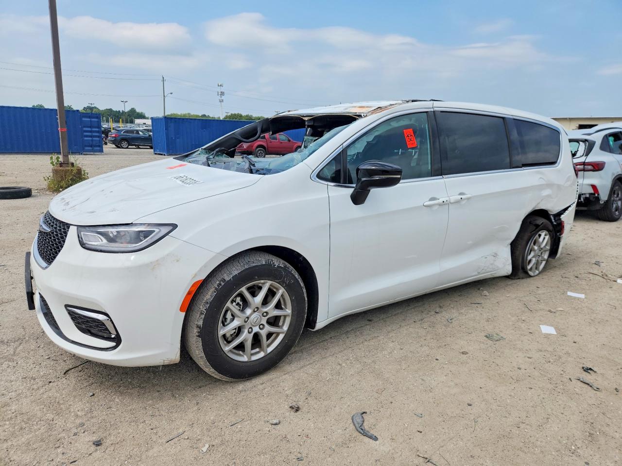 2026 CHRYSLER PACIFICA Select — Front 3/4