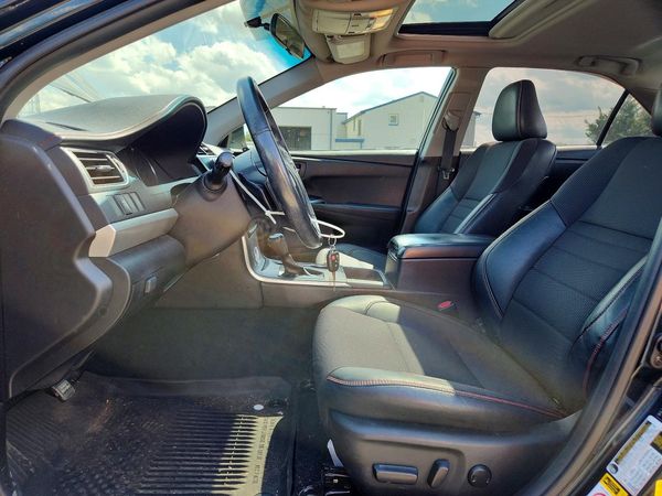 2016 TOYOTA CAMRY