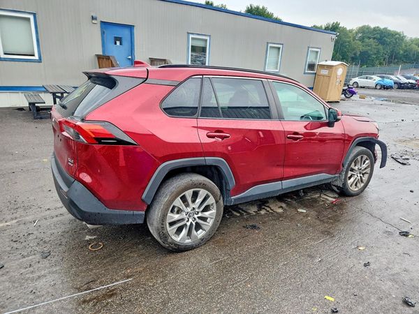 2019 TOYOTA RAV4 XLE Premium