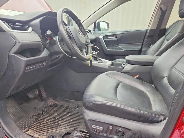 2019 TOYOTA RAV4 XLE Premium