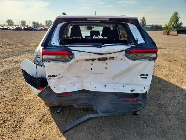 2021 TOYOTA RAV4 XLE HV