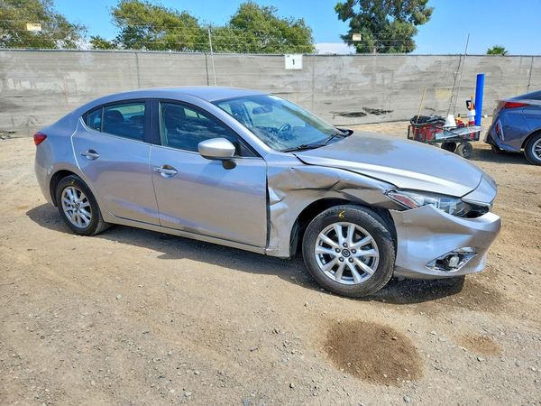 2015 MAZDA 3