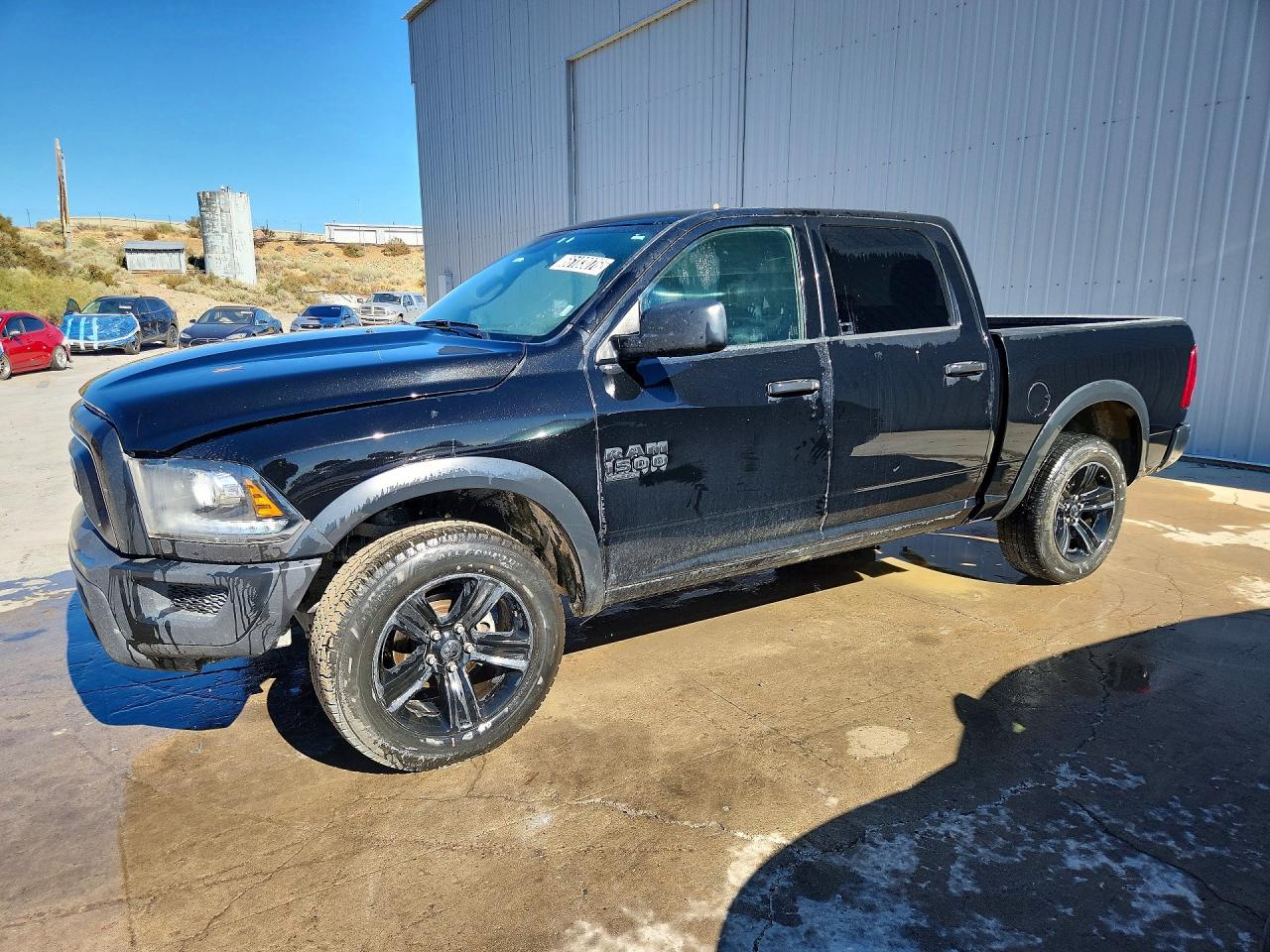 2024 RAM 1500 SLT / Warlock — Front 3/4
