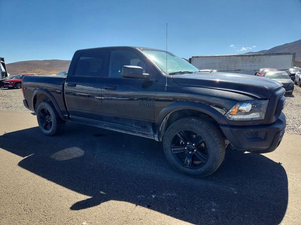 2024 RAM 1500 SLT / Warlock — Passenger 3/4