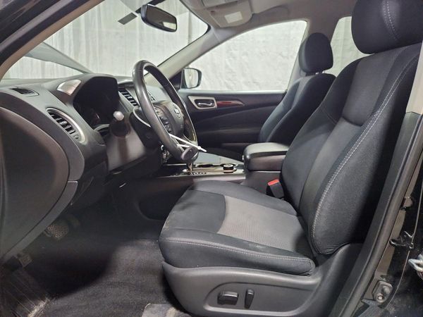 2018 NISSAN PATHFINDER — DENT