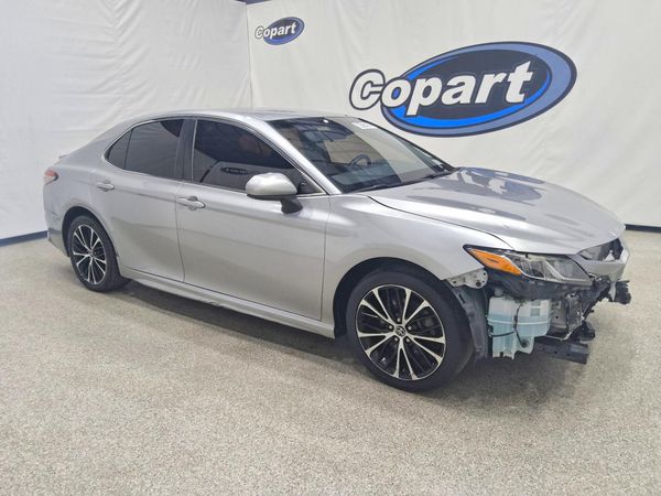 2018 TOYOTA CAMRY LE/SE/XLE/XSE — Passenger 3/4