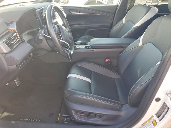 2025 TOYOTA CAMRY