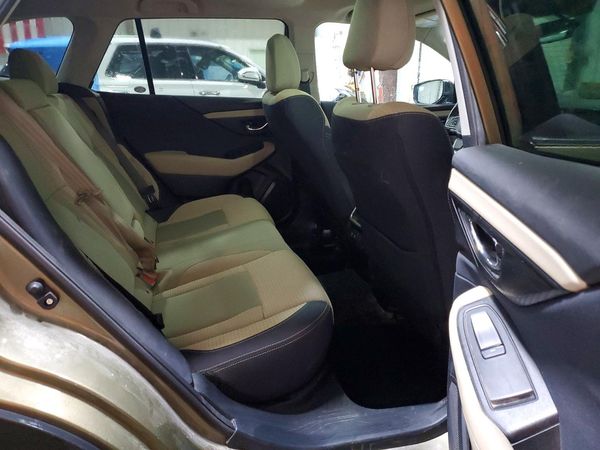 2022 SUBARU OUTBACK Premium