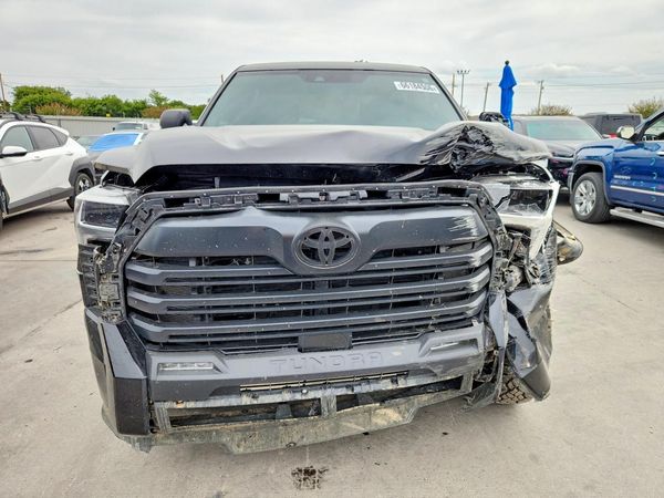 2026 TOYOTA TUNDRA