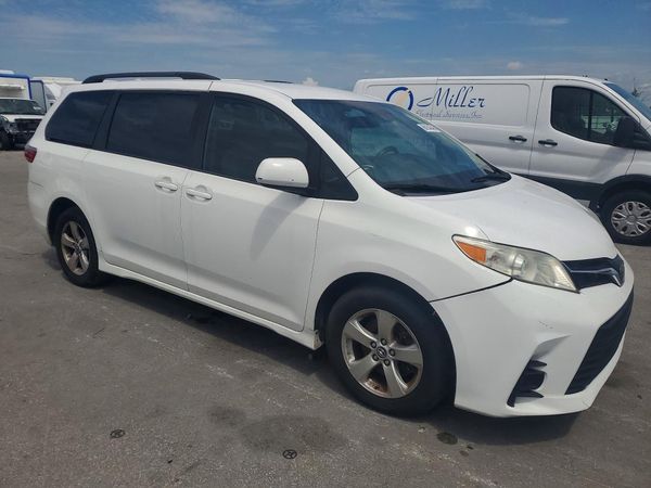 2020 TOYOTA SIENNA E grade — Passenger 3/4