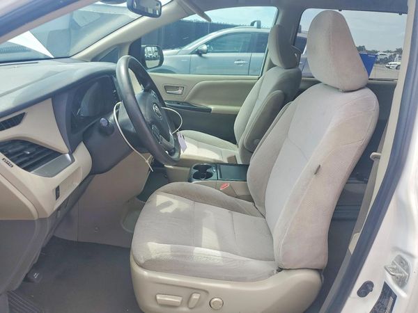 2020 TOYOTA SIENNA E grade — DENT
