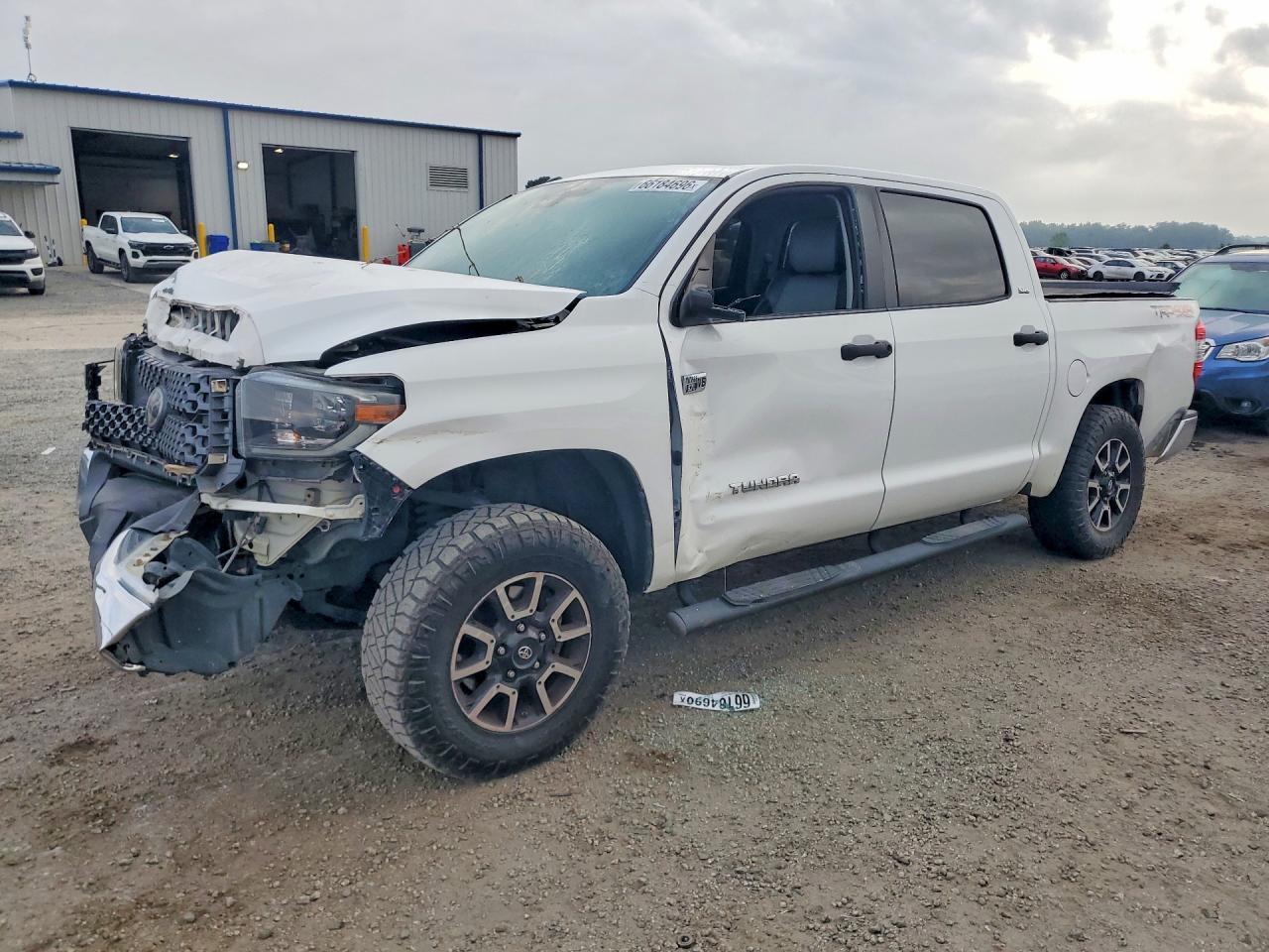 2019 TOYOTA TUNDRA SR5 Grade — Front 3/4