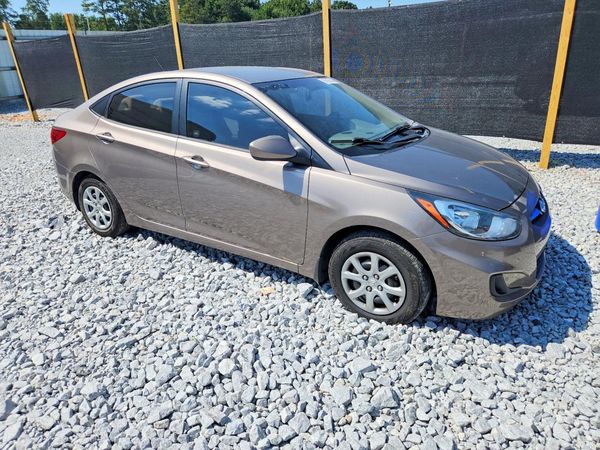 2013 HYUNDAI ACCENT GLS, GS