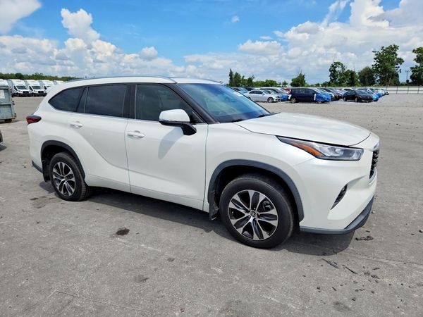 2020 TOYOTA HIGHLANDER XLE