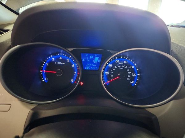 2014 HYUNDAI TUCSON GLS (Middle Level)