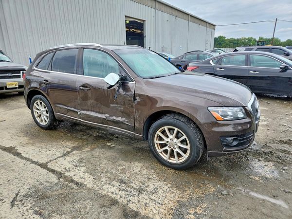 2012 AUDI Q5 Premium Plus