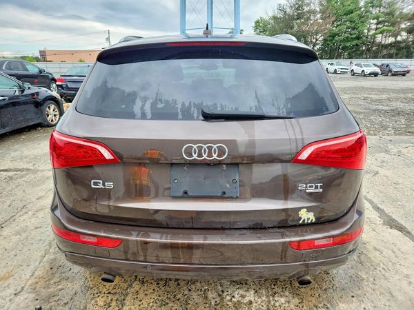 2012 AUDI Q5 Premium Plus