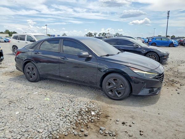 2022 HYUNDAI ELANTRA