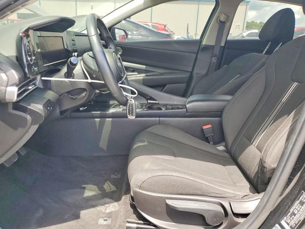 2022 HYUNDAI ELANTRA