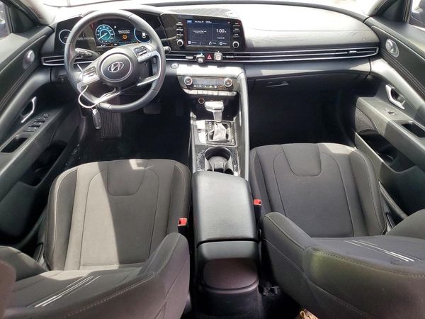 2022 HYUNDAI ELANTRA