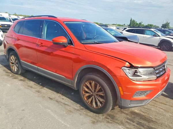 2018 VOLKSWAGEN TIGUAN SE, SEL — Passenger 3/4