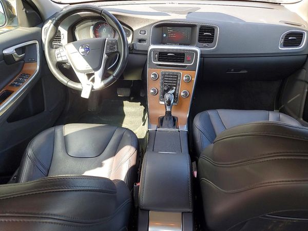 2016 VOLVO S60