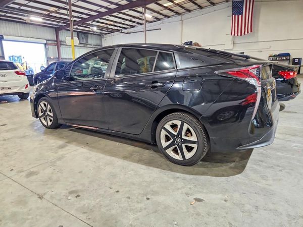 2017 TOYOTA PRIUS