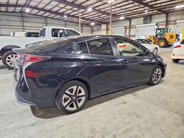 2017 TOYOTA PRIUS
