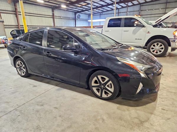 2017 TOYOTA PRIUS