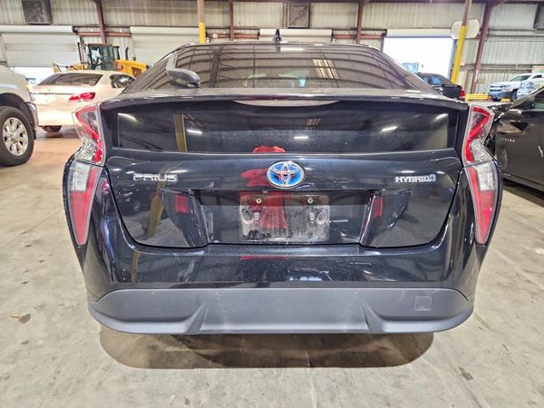 2017 TOYOTA PRIUS