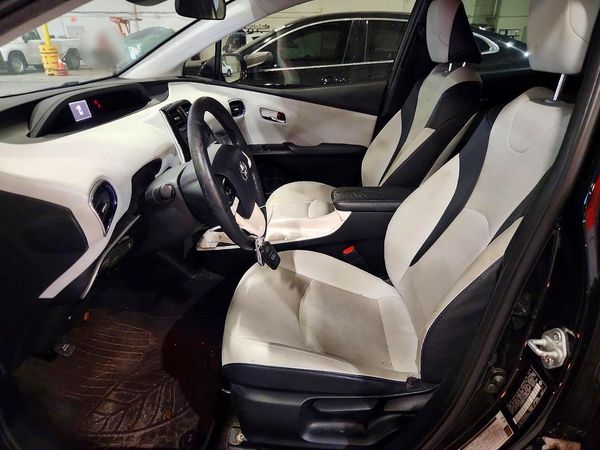 2017 TOYOTA PRIUS