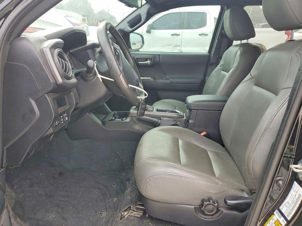 2017 TOYOTA TACOMA