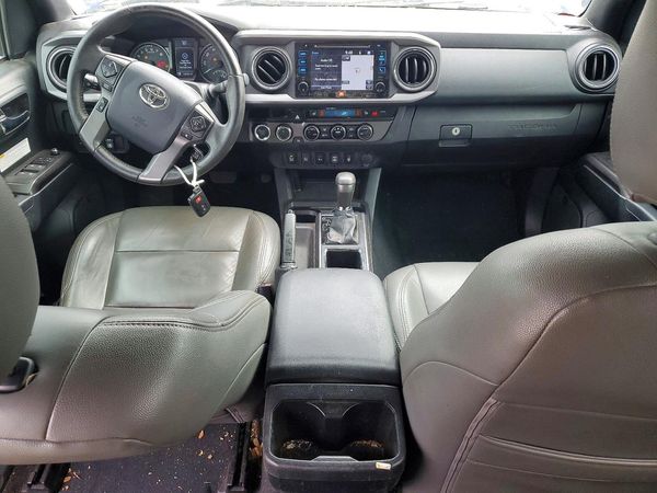 2017 TOYOTA TACOMA