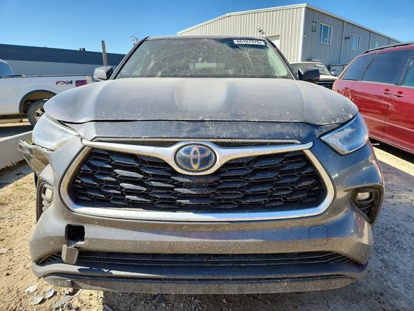 2020 TOYOTA HIGHLANDER LE