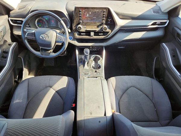 2020 TOYOTA HIGHLANDER LE