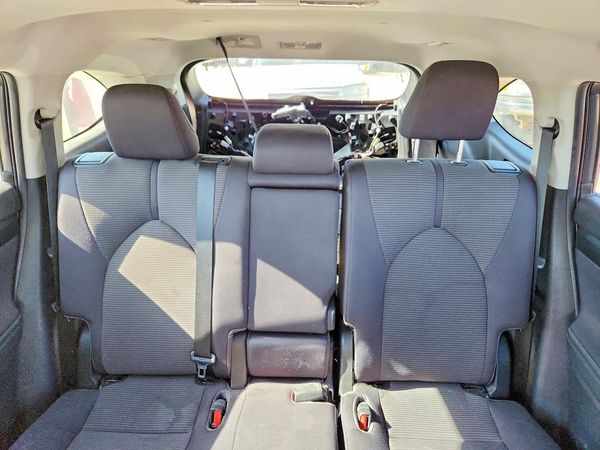 2020 TOYOTA HIGHLANDER LE