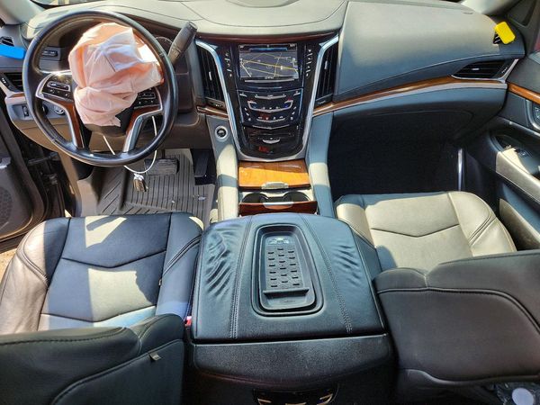2016 CADILLAC ESCALADE Premium