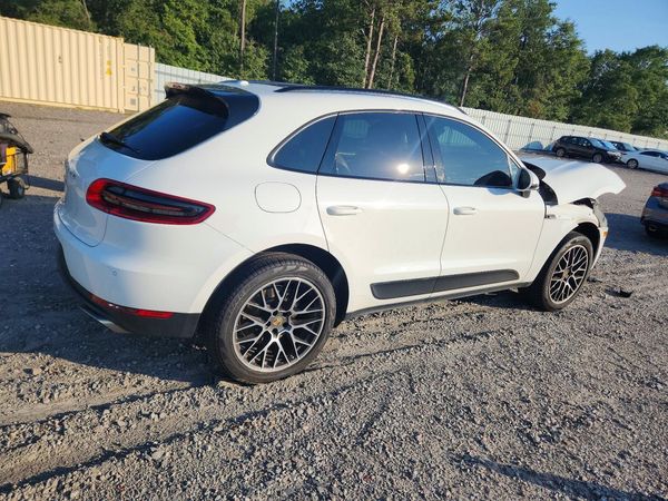 2018 PORSCHE MACAN
