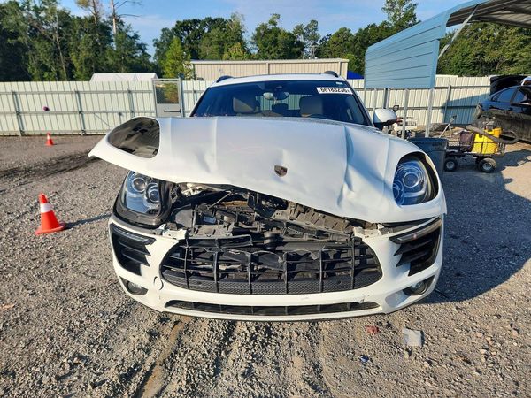 2018 PORSCHE MACAN
