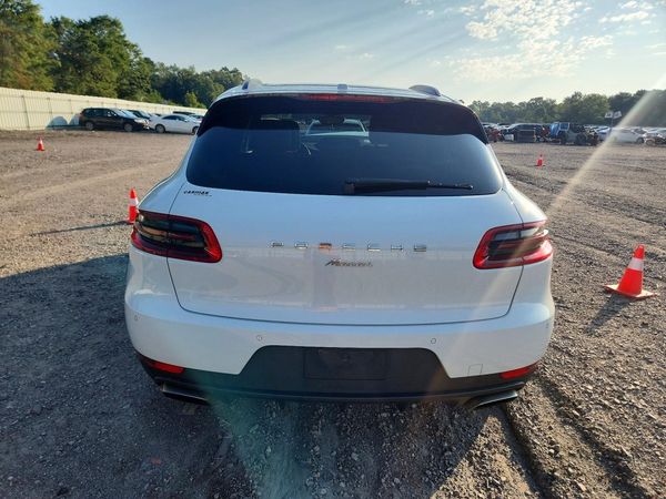 2018 PORSCHE MACAN